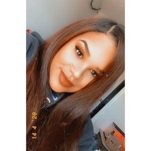 Meet your Posher, Briana